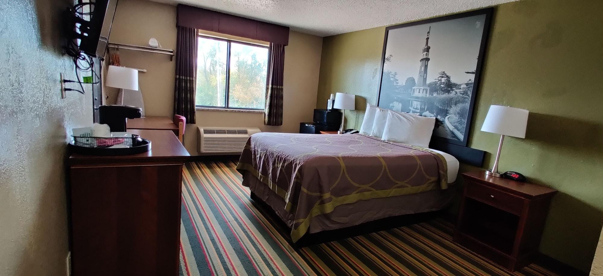 Super 8 By Wyndham Champaign Motel Bagian luar foto