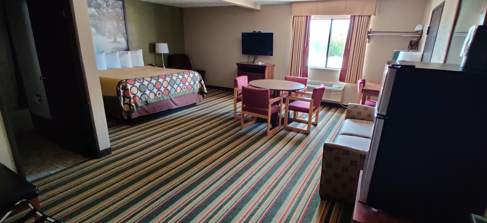 Super 8 By Wyndham Champaign Motel Bagian luar foto