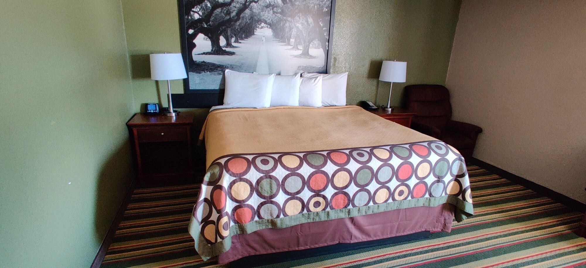 Super 8 By Wyndham Champaign Motel Bagian luar foto