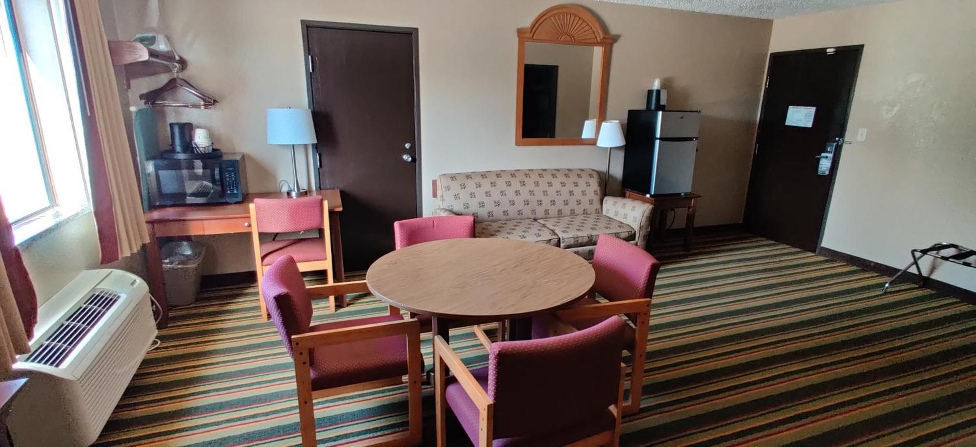 Super 8 By Wyndham Champaign Motel Ruang foto